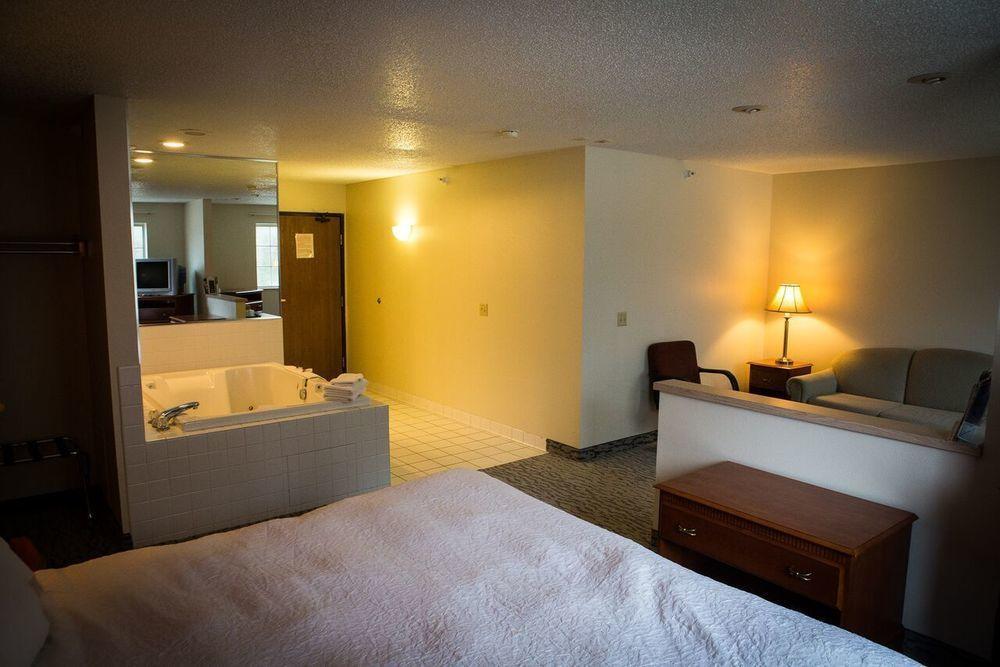 Regency Inn & Suites Anoka Eksteriør bilde